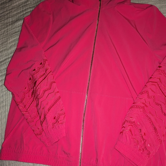 CHICO'S Zenergy Cutout Jacket, Azalea HOT PINK Gold Zip Front Embroidered NWT - Picture 8 of 16